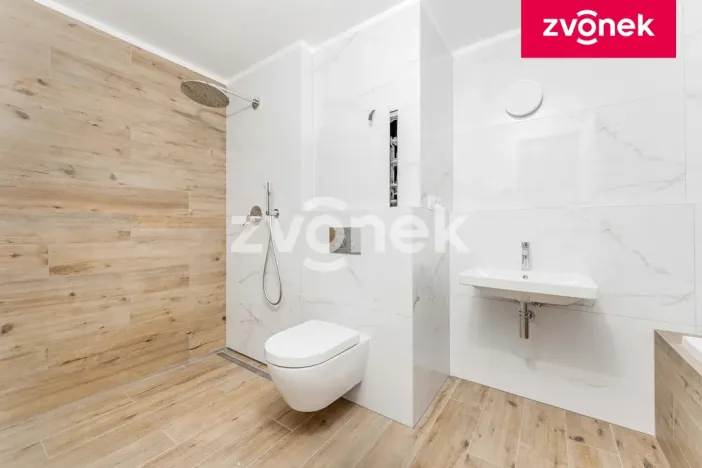 Prodej bytu 4+1, Zlín, Nad Stráněmi, 198 m2