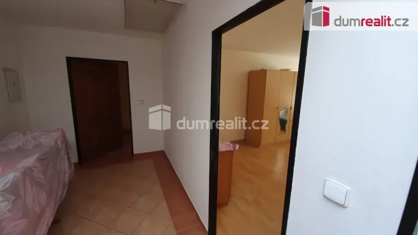 Pronájem bytu 1+kk, Praha - Hostavice, Pilská, 21 m2