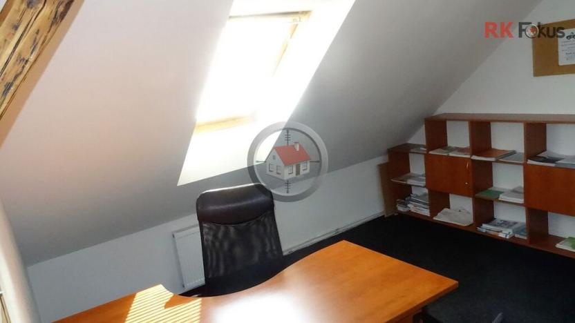 Pronájem kanceláře, Třebíč - Horka-Domky, Vaňkovo nám., 70 m2