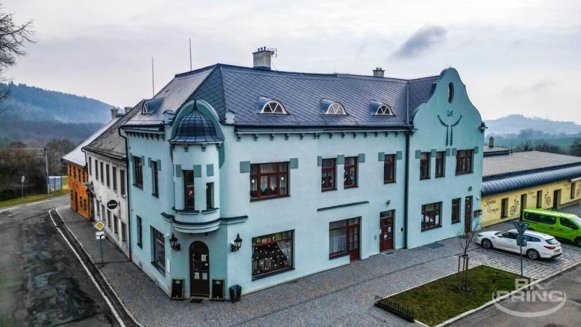 Prodej vícegeneračního domu, Valeč, Náměstí, 450 m2