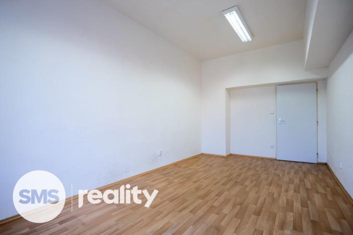 Pronájem kanceláře, Krnov - Pod Bezručovým vrchem, Revoluční, 328 m2