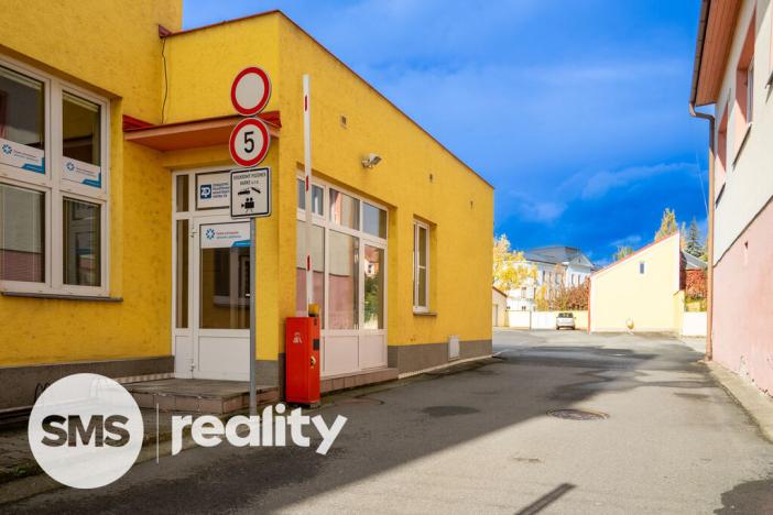 Pronájem kanceláře, Krnov - Pod Bezručovým vrchem, Revoluční, 328 m2