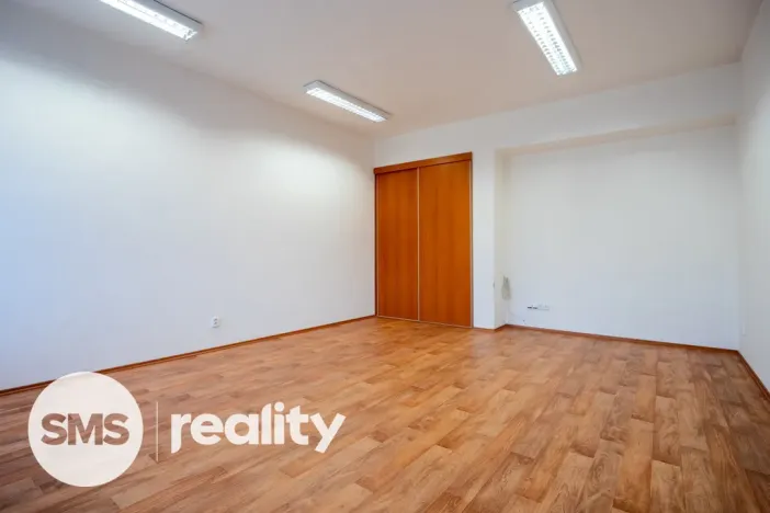 Pronájem kanceláře, Krnov - Pod Bezručovým vrchem, Revoluční, 328 m2