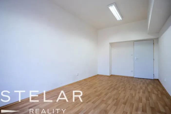Pronájem kanceláře, Krnov - Pod Bezručovým vrchem, Revoluční, 328 m2