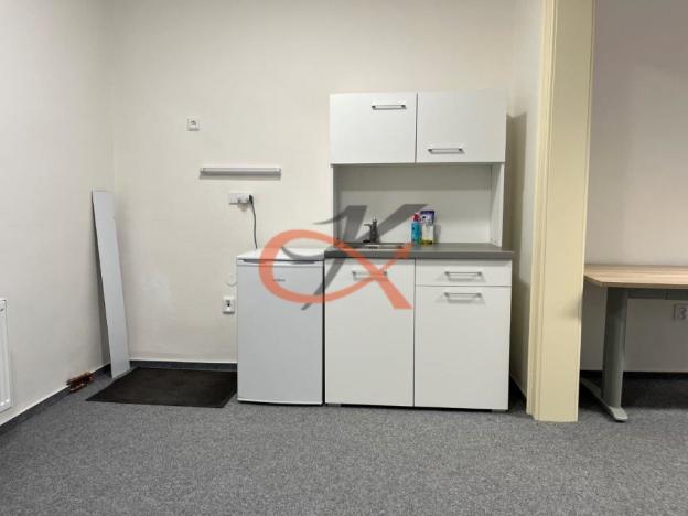 Pronájem kanceláře, Valašské Meziříčí, Náměstí, 62 m2