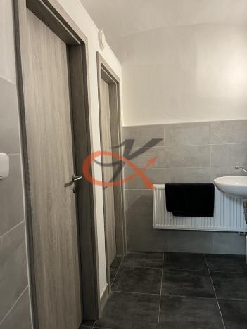 Pronájem kanceláře, Valašské Meziříčí, Náměstí, 62 m2