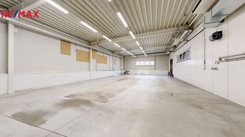 Prodej výrobních prostor, Blansko, 2746 m2