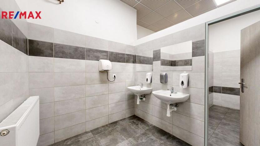 Prodej výrobních prostor, Blansko, 2746 m2