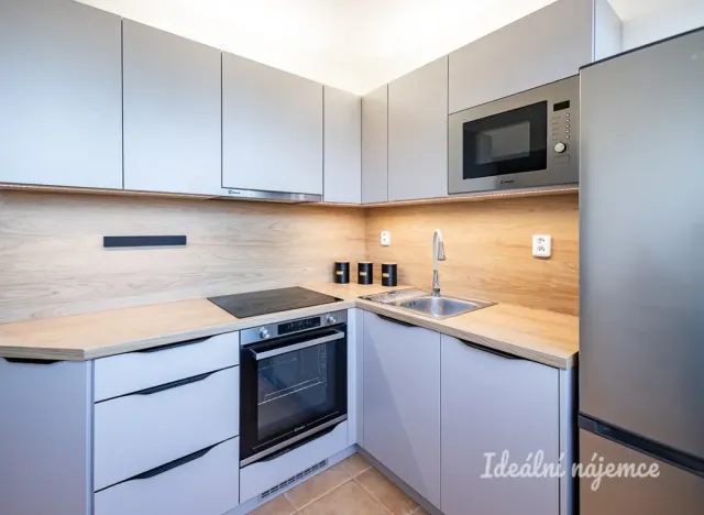 Pronájem bytu 2+1, Praha - Michle, Batelovská, 49 m2