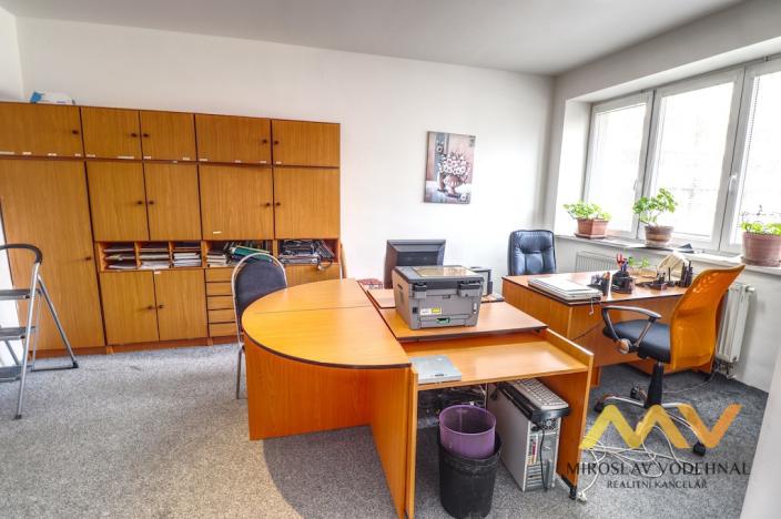 Pronájem kanceláře, Hradec Králové, náměstí 5. května, 110 m2