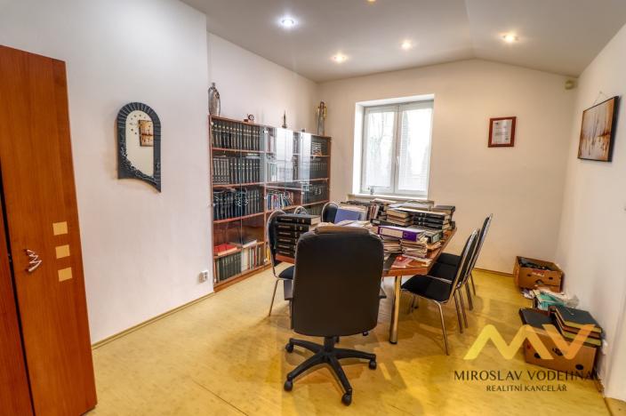 Pronájem kanceláře, Hradec Králové, náměstí 5. května, 110 m2