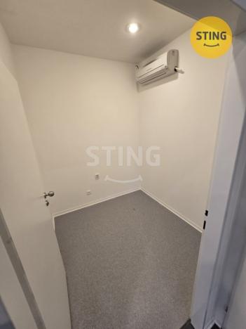 Pronájem kanceláře, Kopřivnice, Československé armády, 168 m2