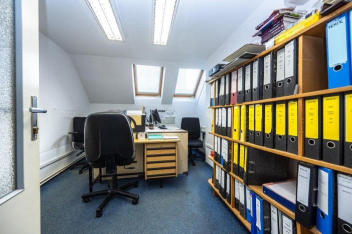 Pronájem skladu, Praha - Krč, Libušská, 976 m2