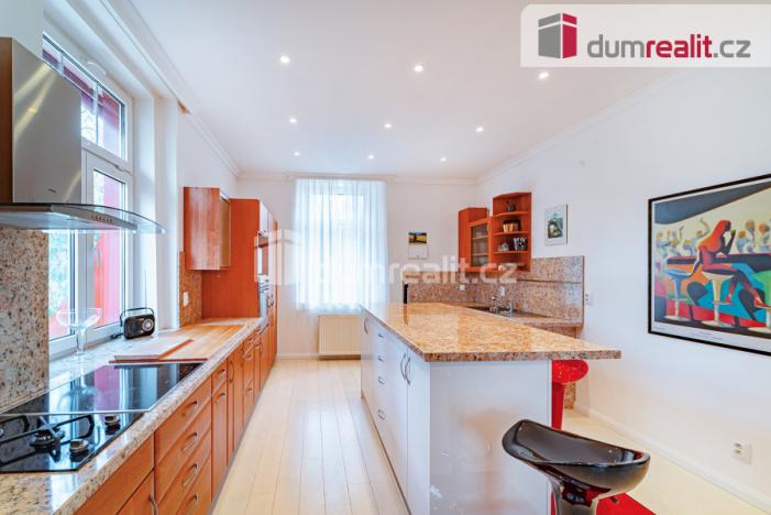 Prodej rodinného domu, Mariánské Lázně - Úšovice, Dobrovského, 290 m2