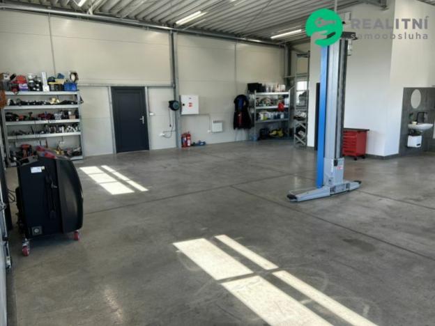 Prodej obchodního prostoru, Ostrovačice, Osvobození, 242 m2