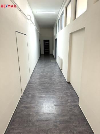 Pronájem obchodního prostoru, Třebíč - Nové Dvory, Viktorinova, 267 m2