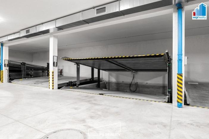 Pronájem garážového stání, Plzeň - Jižní Předměstí, Na Jíkalce, 15 m2