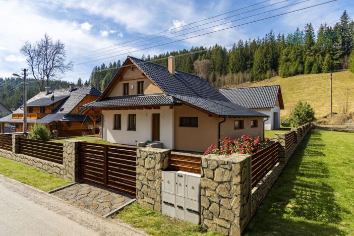 Prodej rodinného domu, Velké Karlovice, 197 m2