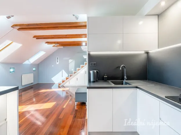 Pronájem bytu 3+kk, Praha - Smíchov, Staropramenná, 78 m2