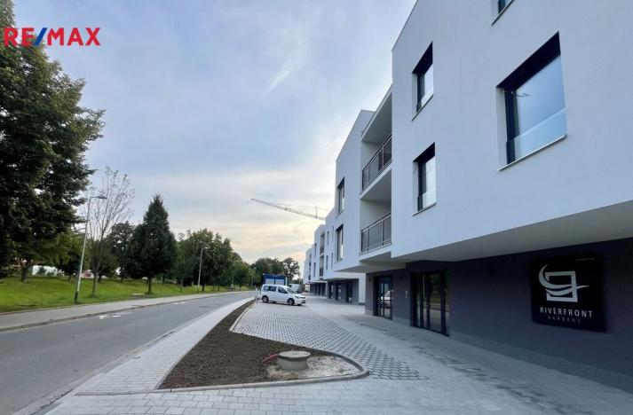 Prodej bytu 3+kk, Zlín, Tyršovo nábřeží, 104 m2