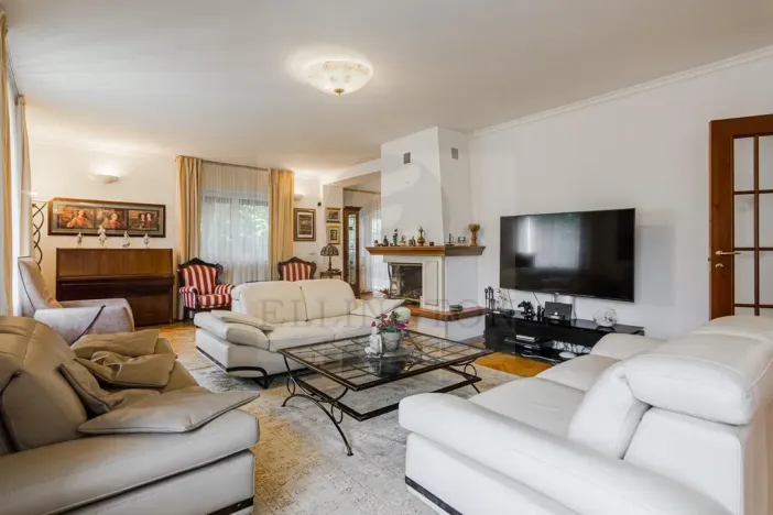 Prodej činžovního domu, Praha - Kunratice, Kálmánova, 715 m2