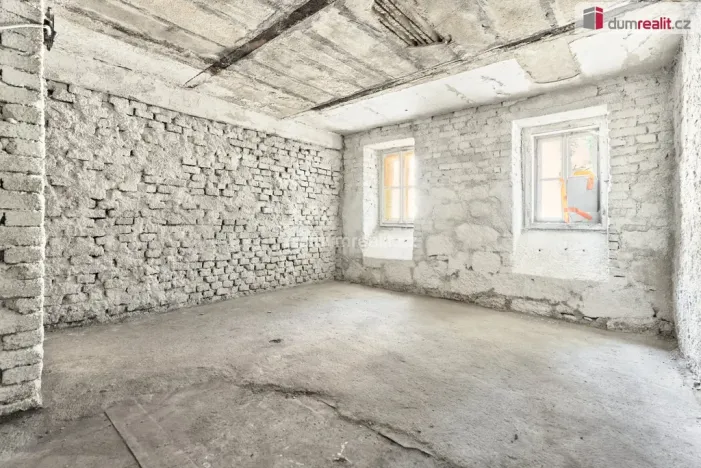 Prodej rodinného domu, Bečov nad Teplou, nám. 5. května, 246 m2