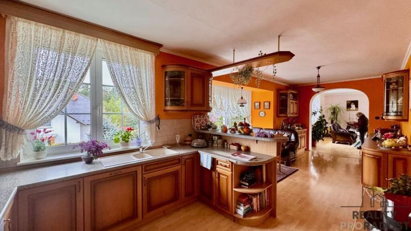 Prodej rodinného domu, Psáry, Pod Vápenkou, 226 m2