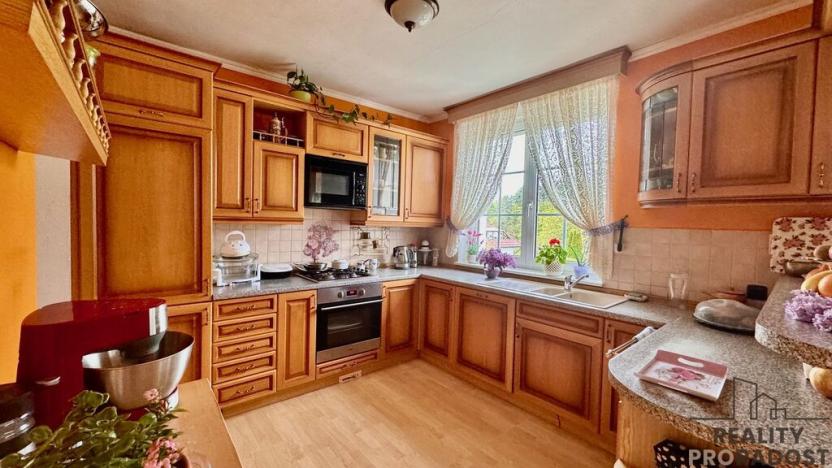 Prodej rodinného domu, Psáry, Pod Vápenkou, 226 m2