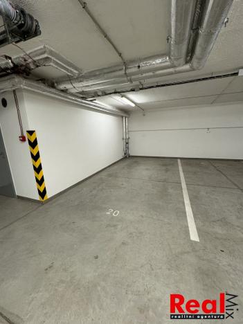 Pronájem garáže, Brno - Žebětín, Hlinecká, 13 m2