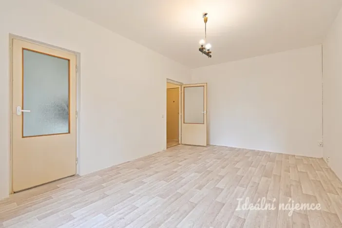 Pronájem bytu 1+1, Brno - Lesná, Halasovo náměstí, 29 m2