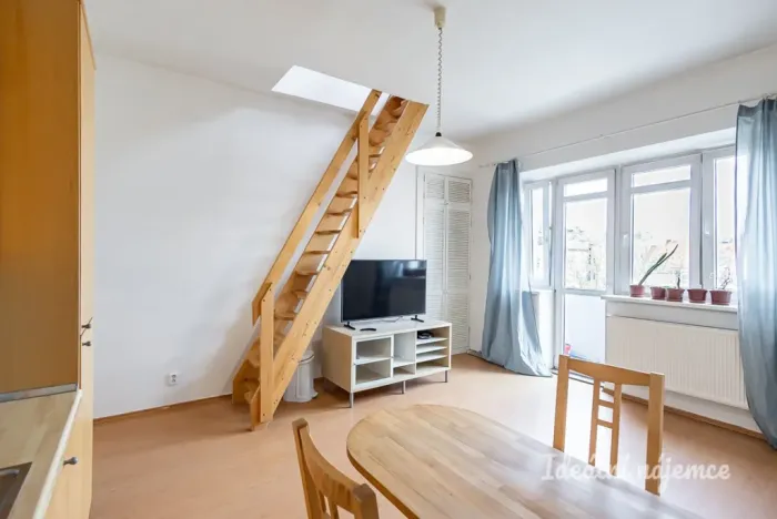 Pronájem bytu 2+kk, Praha - Nusle, Vyšší, 46 m2