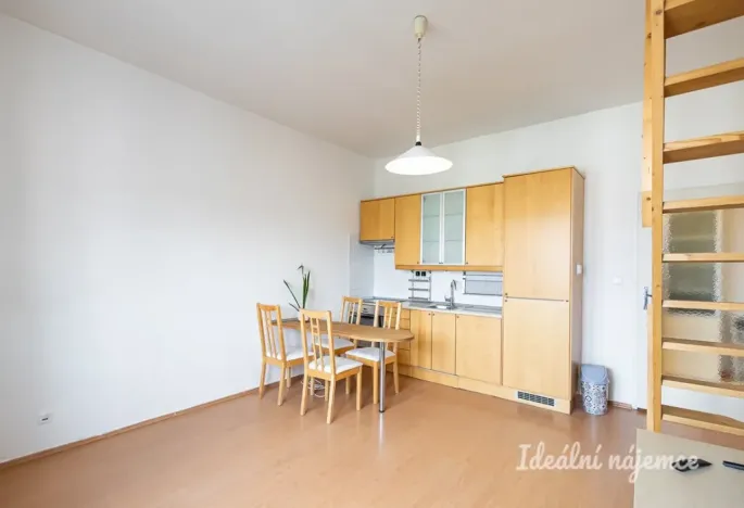 Pronájem bytu 2+kk, Praha - Nusle, Vyšší, 46 m2