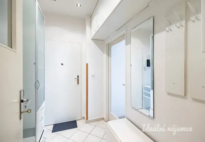 Pronájem bytu 2+kk, Praha - Nusle, Vyšší, 46 m2