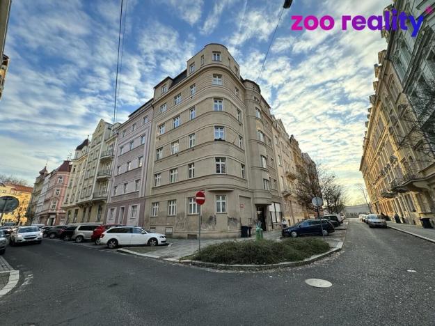 Prodej bytu 1+1, Karlovy Vary, K. Čapka, 42 m2