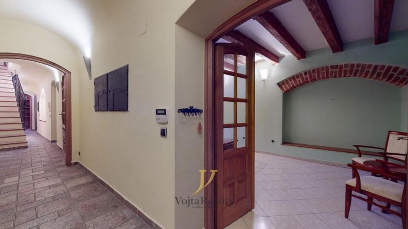 Pronájem atypického bytu, Olomouc, Purkrabská, 360 m2