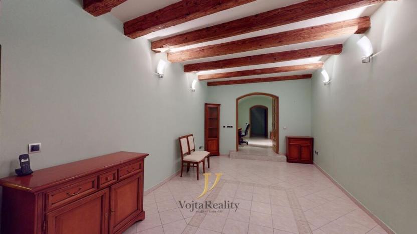 Pronájem atypického bytu, Olomouc, Purkrabská, 360 m2