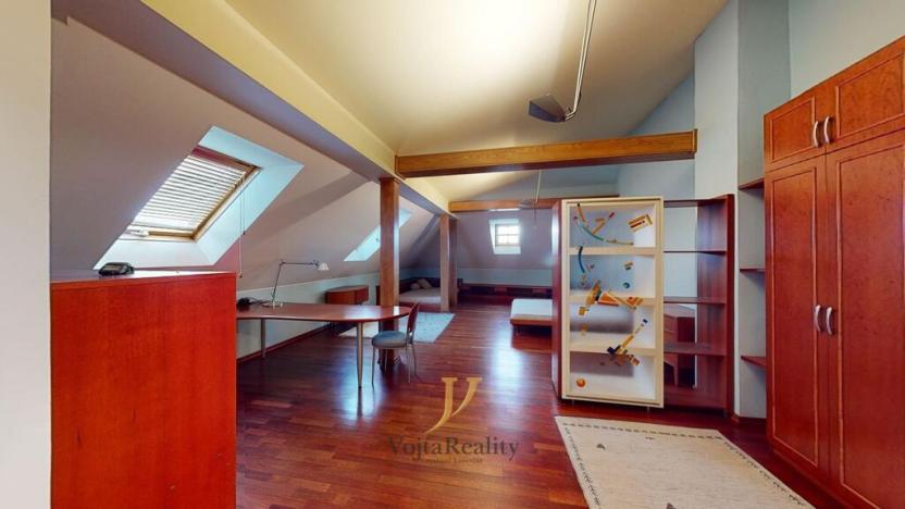 Pronájem atypického bytu, Olomouc, Purkrabská, 360 m2