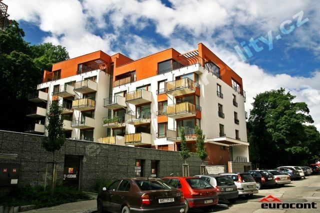 Pronájem garážového stání, Praha - Košíře, Pod Kavalírkou, 10 m2