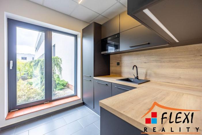 Pronájem kanceláře, Ostrava - Mariánské Hory, Novoveská, 239 m2