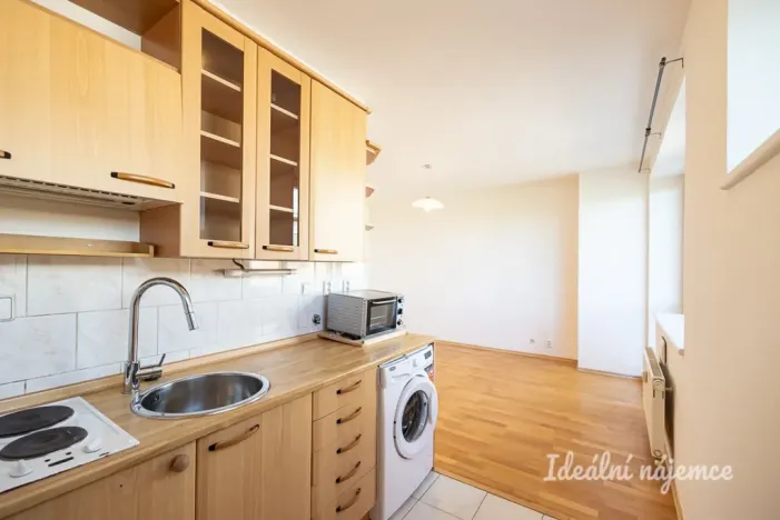 Pronájem bytu 1+kk, Praha - Troja, Vřesová, 27 m2