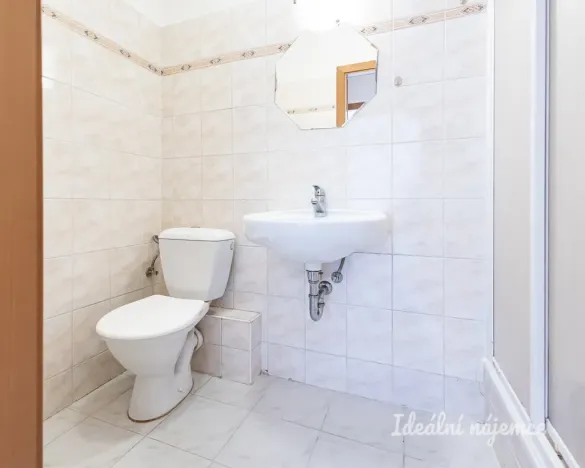 Pronájem bytu 1+kk, Praha - Troja, Vřesová, 27 m2