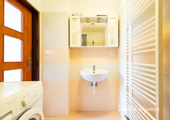 Pronájem bytu 2+kk, Praha - Vršovice, Tolstého, 56 m2