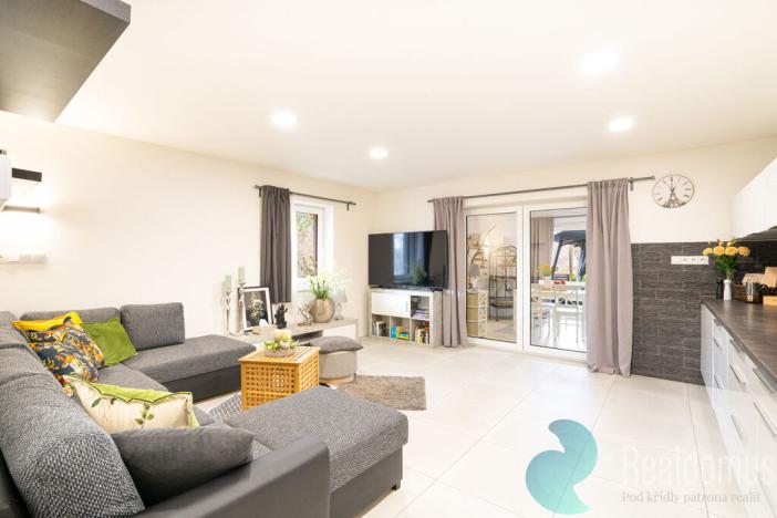 Prodej obchodního prostoru, Český Krumlov, Nádražní, 2656 m2