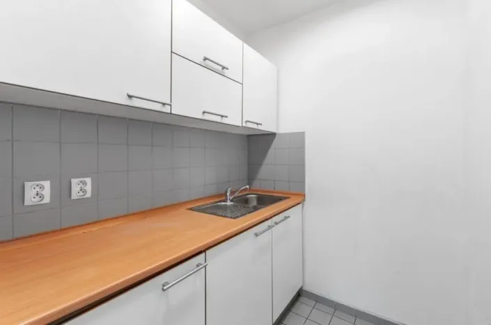 Pronájem kanceláře, Praha - Nusle, Na strži, 107 m2
