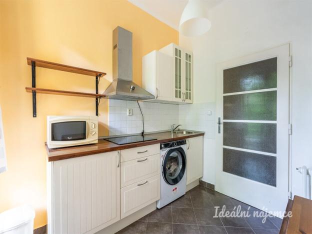 Pronájem bytu 1+1, Praha - Vršovice, Jakutská, 35 m2