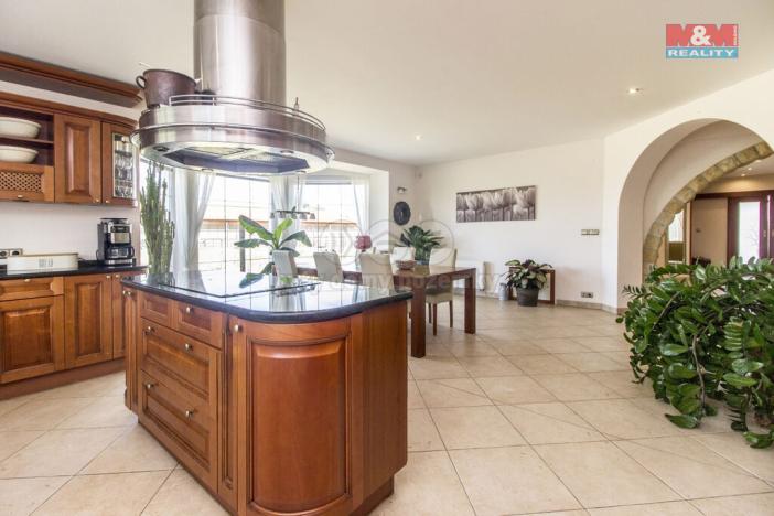 Prodej rodinného domu, Třebestovice, V zákruží, 280 m2