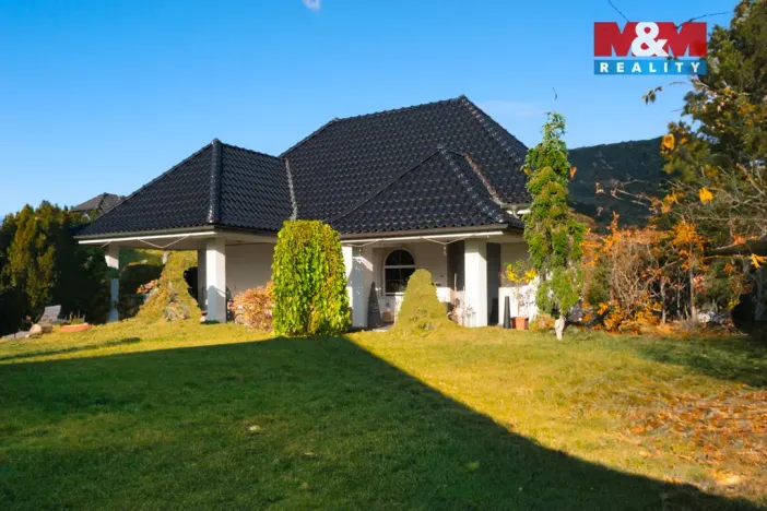 Prodej rodinného domu, Třebestovice, V zákruží, 280 m2