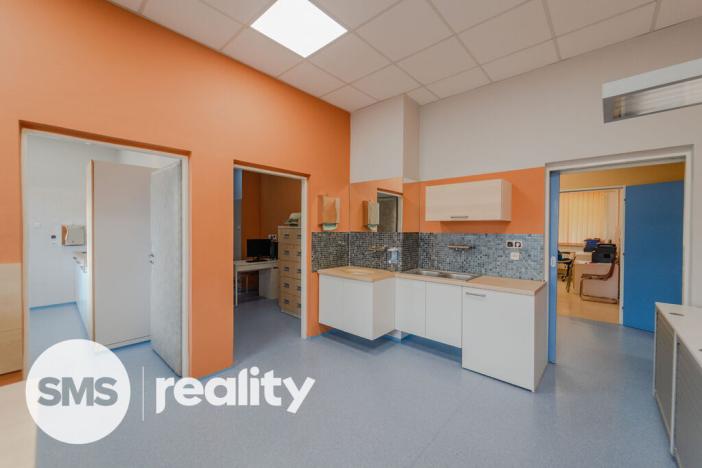 Prodej ordinace, Rožnov pod Radhoštěm, Lesní, 270 m2