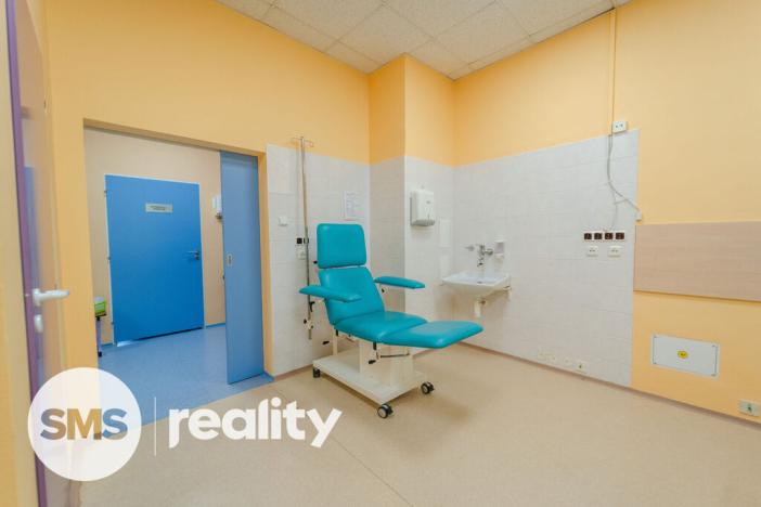 Prodej ordinace, Rožnov pod Radhoštěm, Lesní, 270 m2