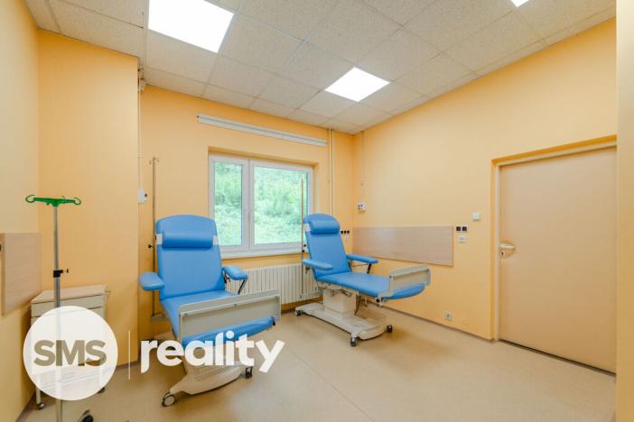 Prodej ordinace, Rožnov pod Radhoštěm, Lesní, 270 m2